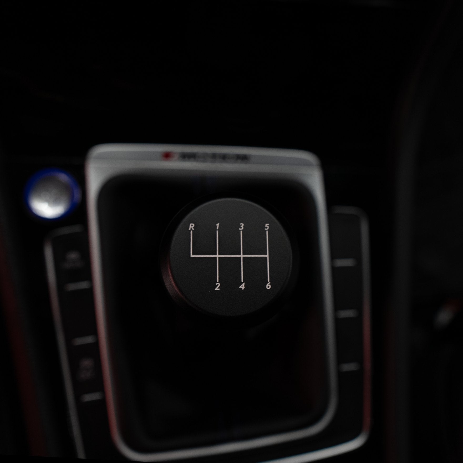 Classic Carbon Fiber Knob - Audi/VW